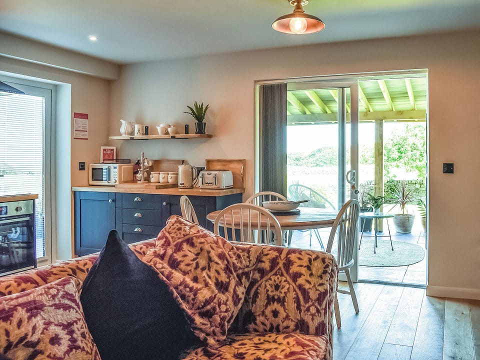 Open plan living space | Afonig Loyw, Talybont near Barmouth