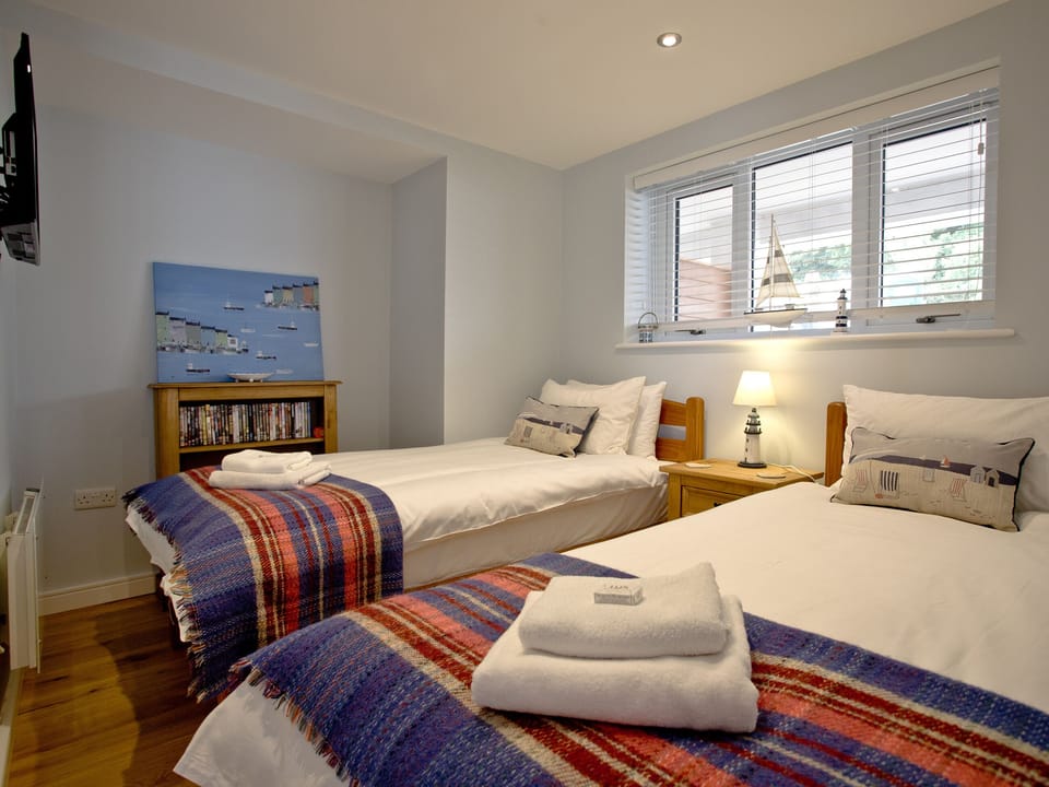 Twin bedroom | Dunlin 1 - The Cove, Brixham