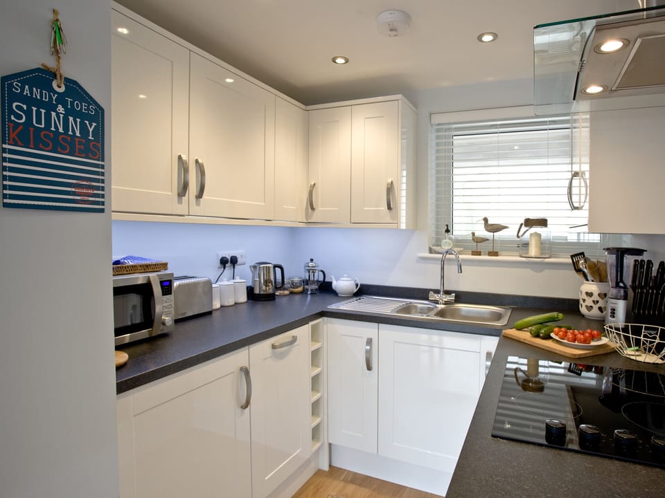Kitchen | Dunlin 1 - The Cove, Brixham