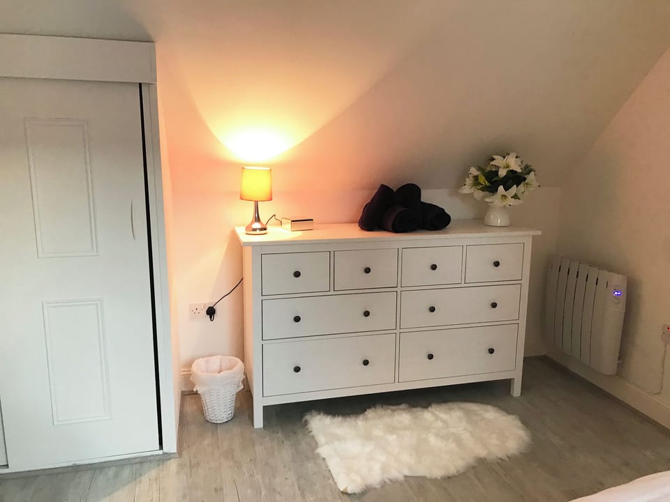 Twin bedroom | Dream Cottage, Strathyre, near Callander