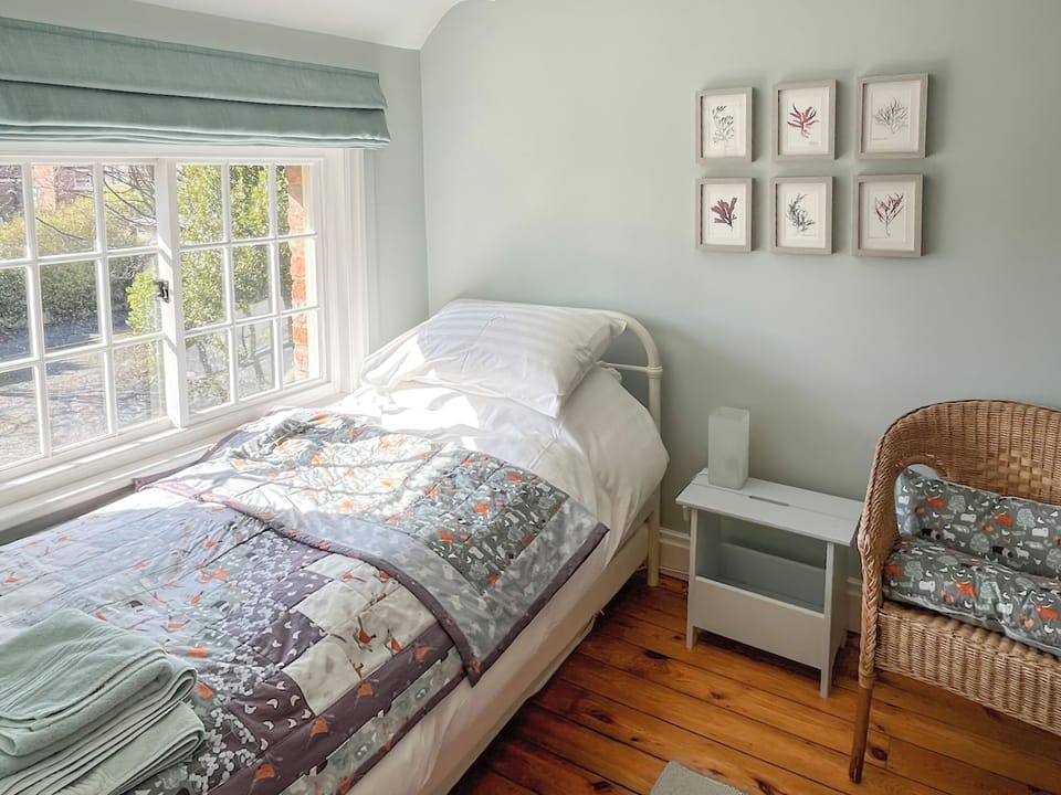 Single bedroom | The Old Coach House, York