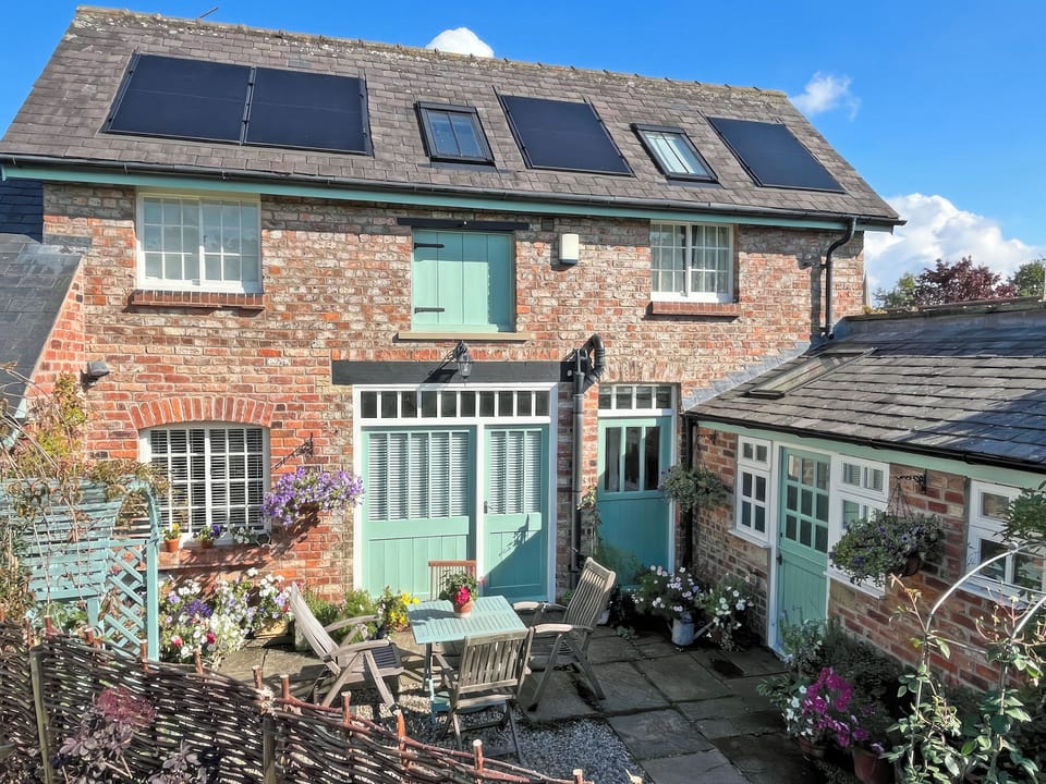 Exterior | The Old Coach House, York