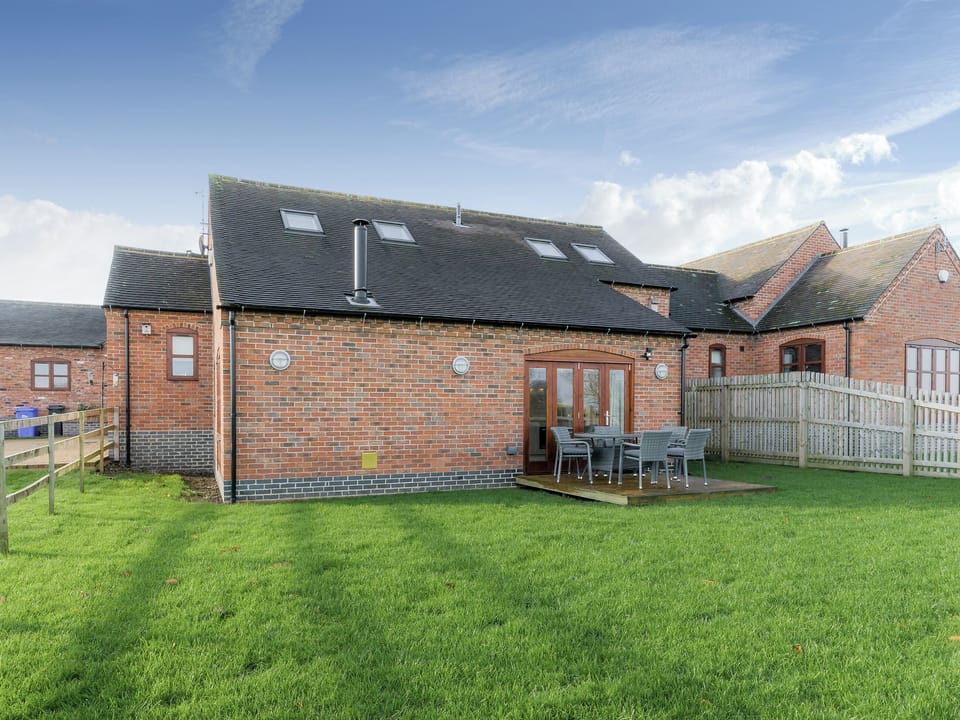Luxurious, well appointed family holiday cottage | Tawny Cottage - Leacroft Cottages, Yoxall, near Lichfield