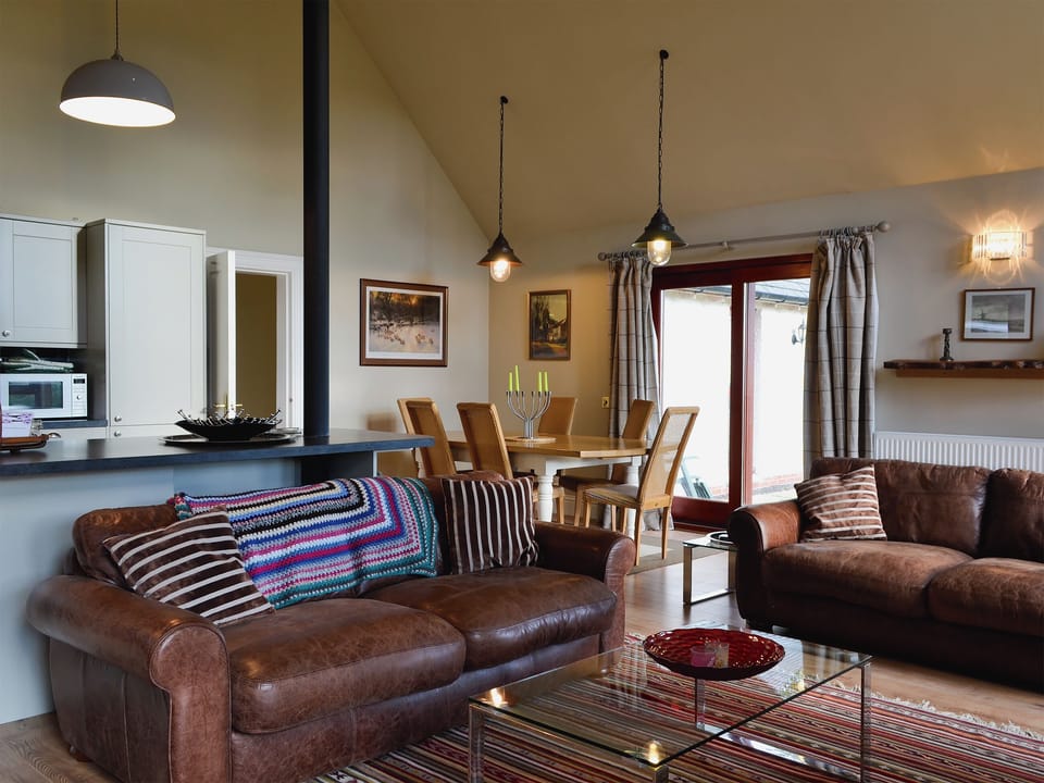 Open plan living/dining room/kitchen | Blossom Cottage, Invergowrie, near Dundee