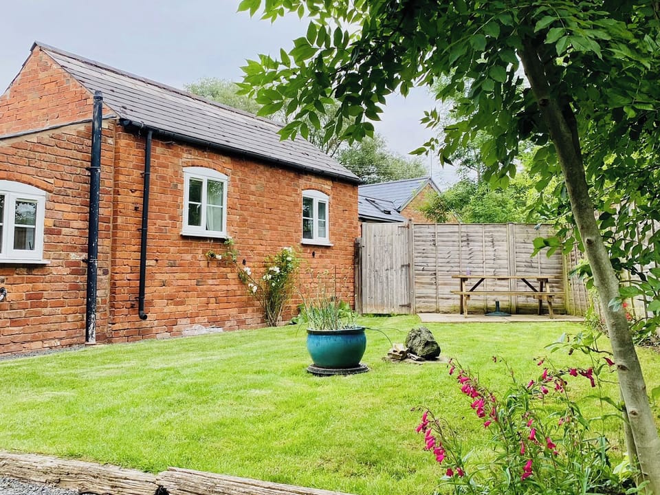 Garden | The Parlour, Earl&rsquo;s Croome, near Great Malvern