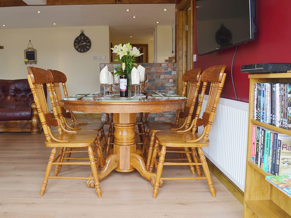 Elegant dining table | Sedge Lodge - Wood Fen Lodges, Little Downham, near Ely