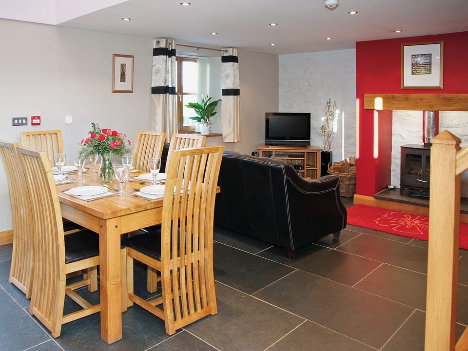 Living room and dining area | Bwthyn Derwen - Dolyrychain, Ystrad Meurig