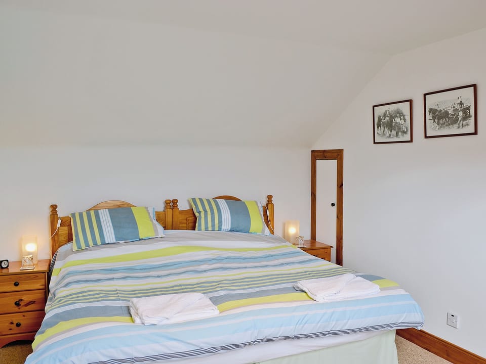 Double bedroom | Rathlin Coach House, Comrie, nr. Crieff