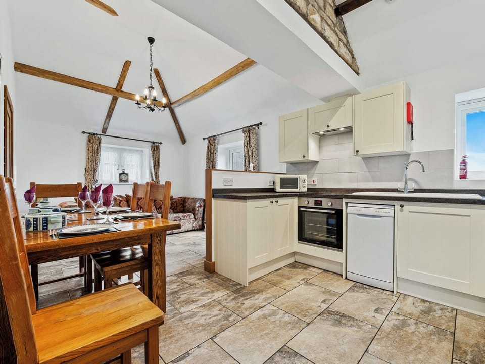 Kitchen/diner | The Barn - Midknowle Farm Cottages, South Barrow, near Yeovil