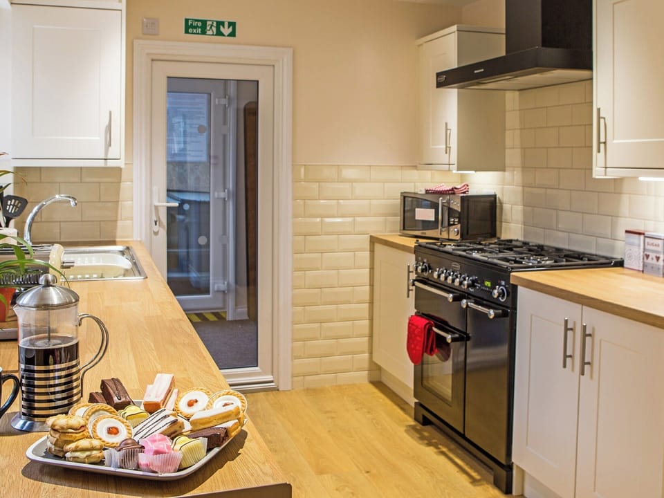 Kitchen | Town House II - The Town Houses, Scarborough
