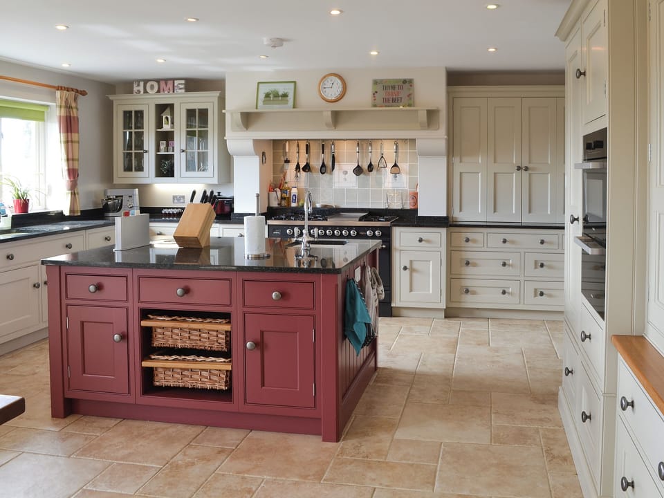 Well equipped kitchen | Bodrydd - Bodrydd, Rhoshirwaun, near Pwllheli