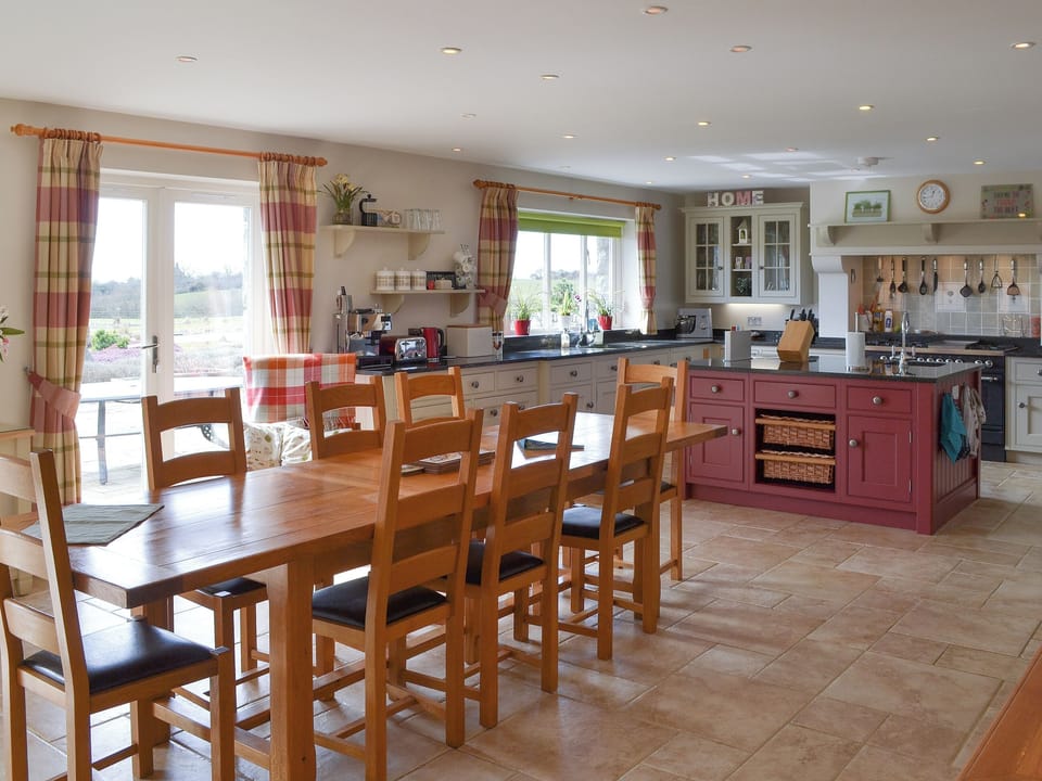 Well appointed kitchen / diner | Bodrydd - Bodrydd, Rhoshirwaun, near Pwllheli