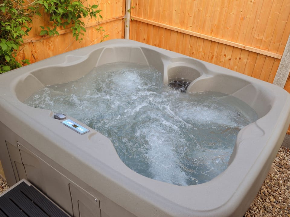 Hot tub | Old Castle FarmCastle Clover, Middleton Scriven, near Bridgnorth