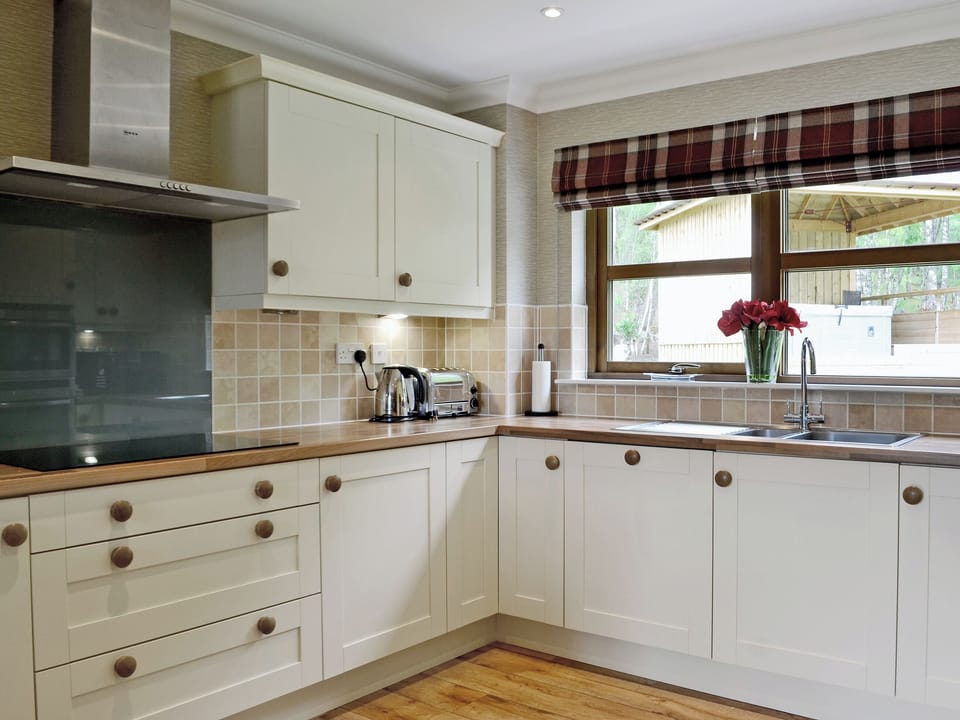 Kitchen/diner | Lochnagar Lodge, Aviemore