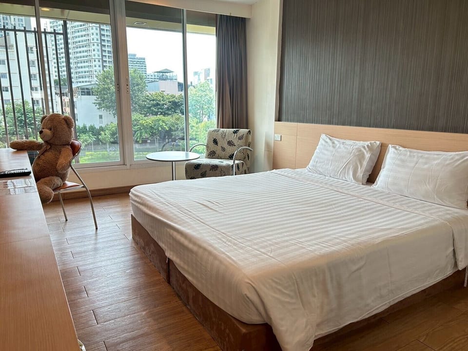 Superior Double Room, Garden View | In-room safe, desk, free WiFi, bed sheets
