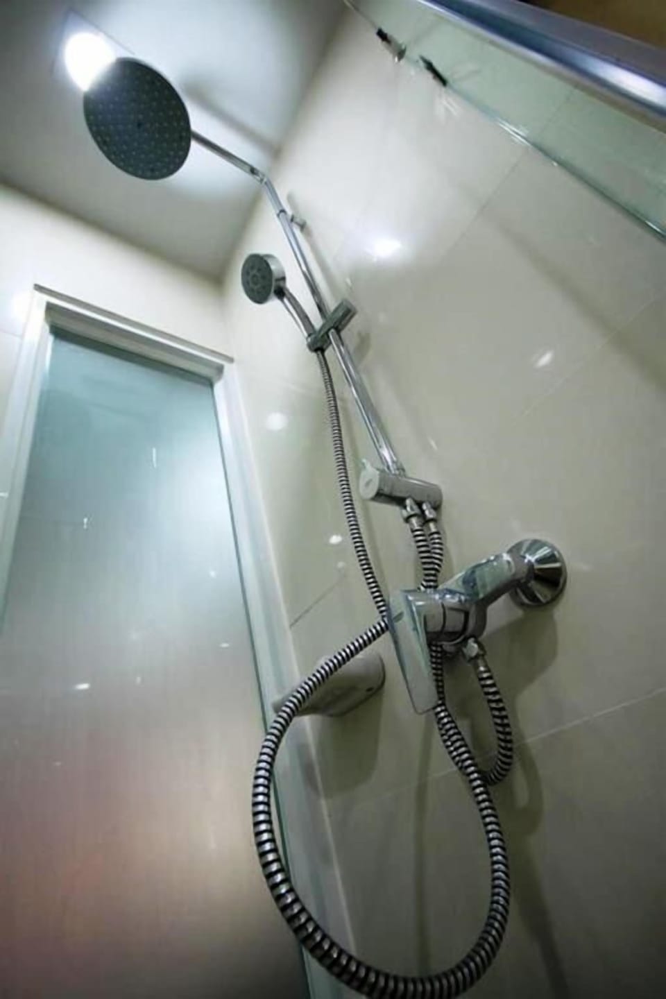 Shower, free toiletries, hair dryer, bathrobes
