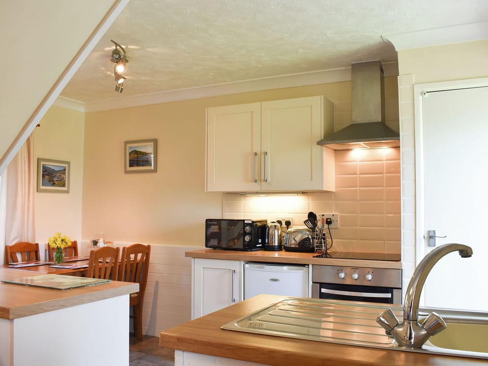 Kitchen/diner | Hayloft - Trecan Farm Cottages, Lanreath, near Looe