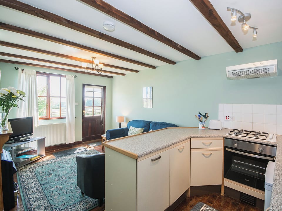 Open plan living/dining room/kitchen | Apple Tree Cottage, 