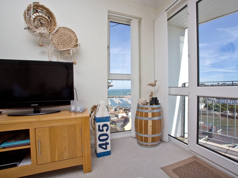 Lovely and relaxing living space | Upper Deck - Linden Court Apartments, Brixham