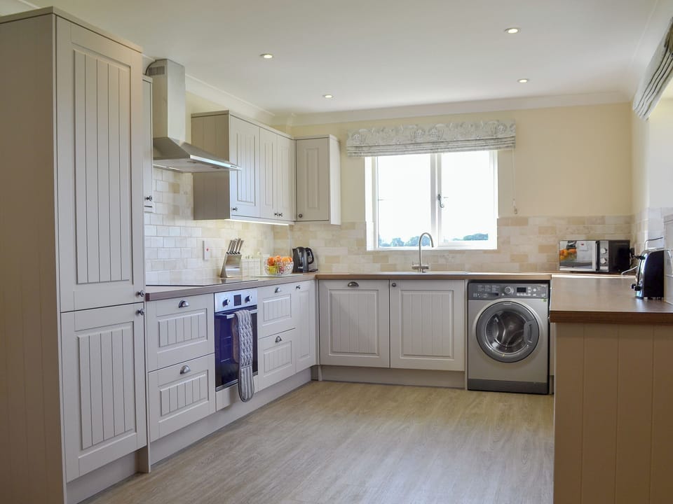 Well equipped kitchen | The Old Bull Pen - Andover Lane Farm, Faberstown, near Andover