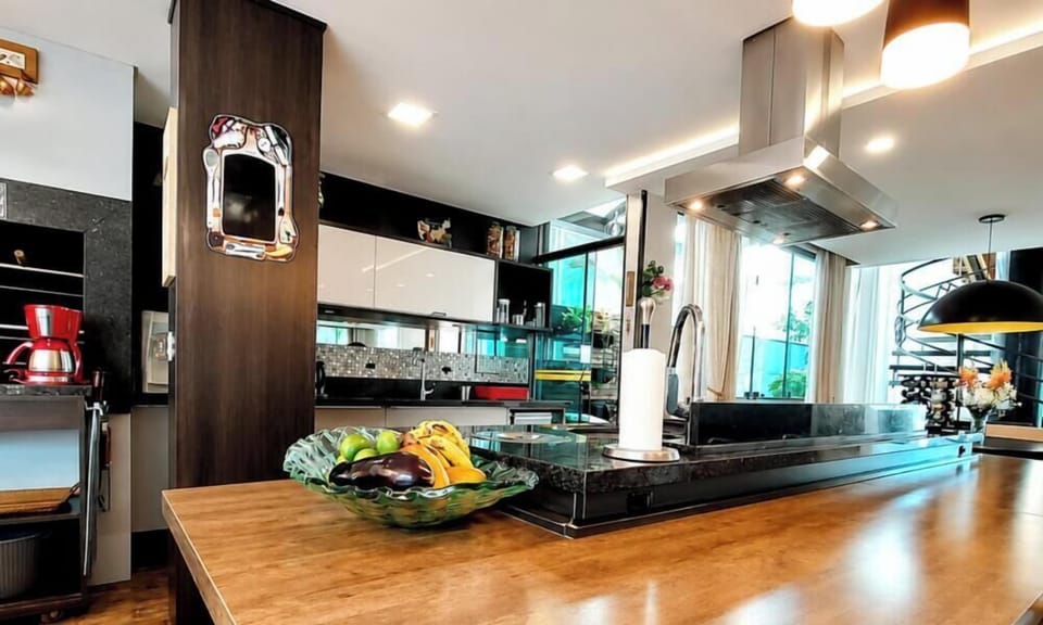Deluxe House, Private Pool (Casa Estrela Rubi) | Private kitchen | Fridge, microwave, rice cooker, blender