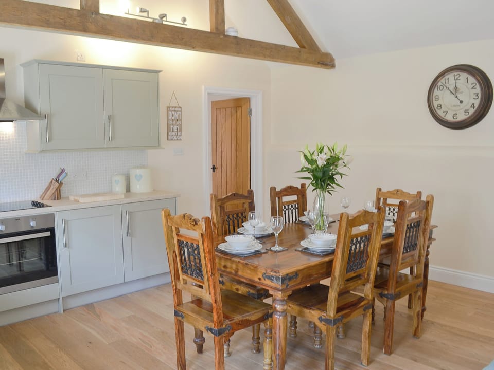 Charming kitchen/ dining area | Squirrel&rsquo;s Drey - Manor Farm Barns, Witton, near Happisburgh