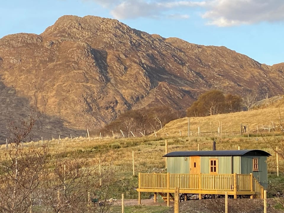 Exterior | Corran Shepherd&rsquo;s Hut, Corran