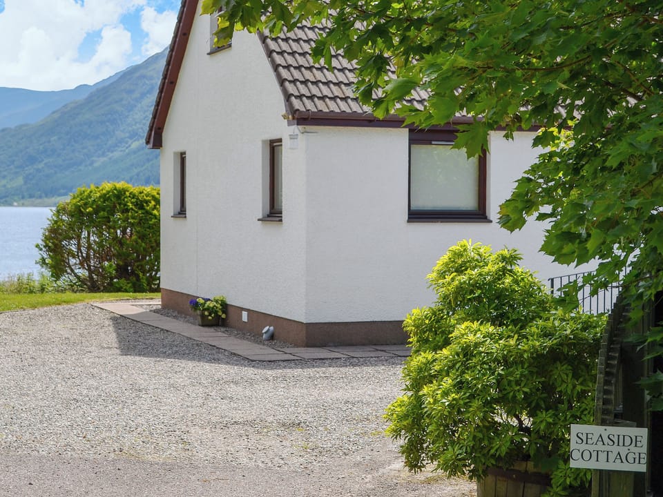 Wonderful holiday home | Seaside Cottage - Mullardoch Cottages, by Inverinate, Kyle