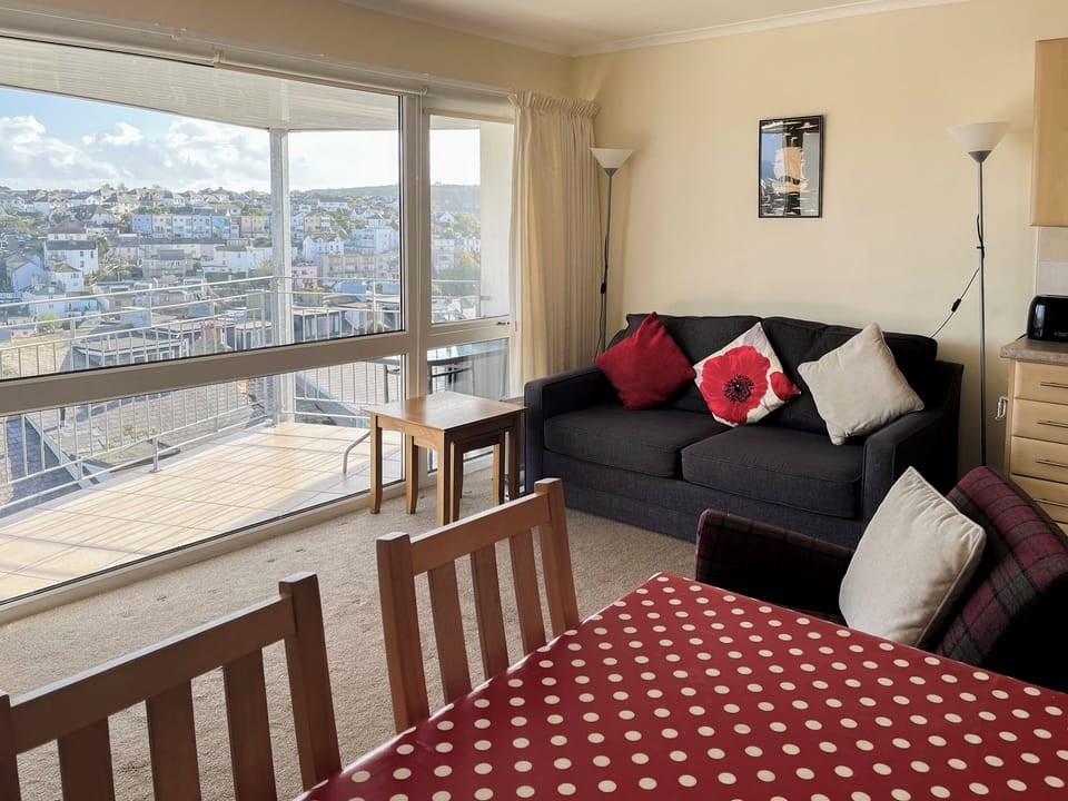Open plan living space | Kittiwakes 7 Linden Court - Linden Court, Brixham