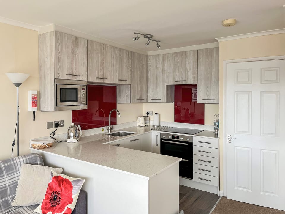 New kitchen installed including dishwasher - April 2022 | Kittiwakes 7 Linden Court - Linden Court, Brixham