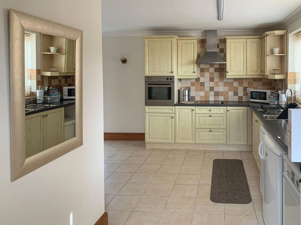Kitchen area | Nursery Cottage - Meals Farm Cottages, North Somercotes, Mabelthorpe