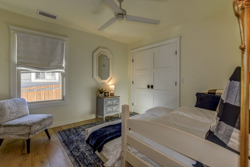 2nd bedroom.  Twin bed with a twin pull out trundle.