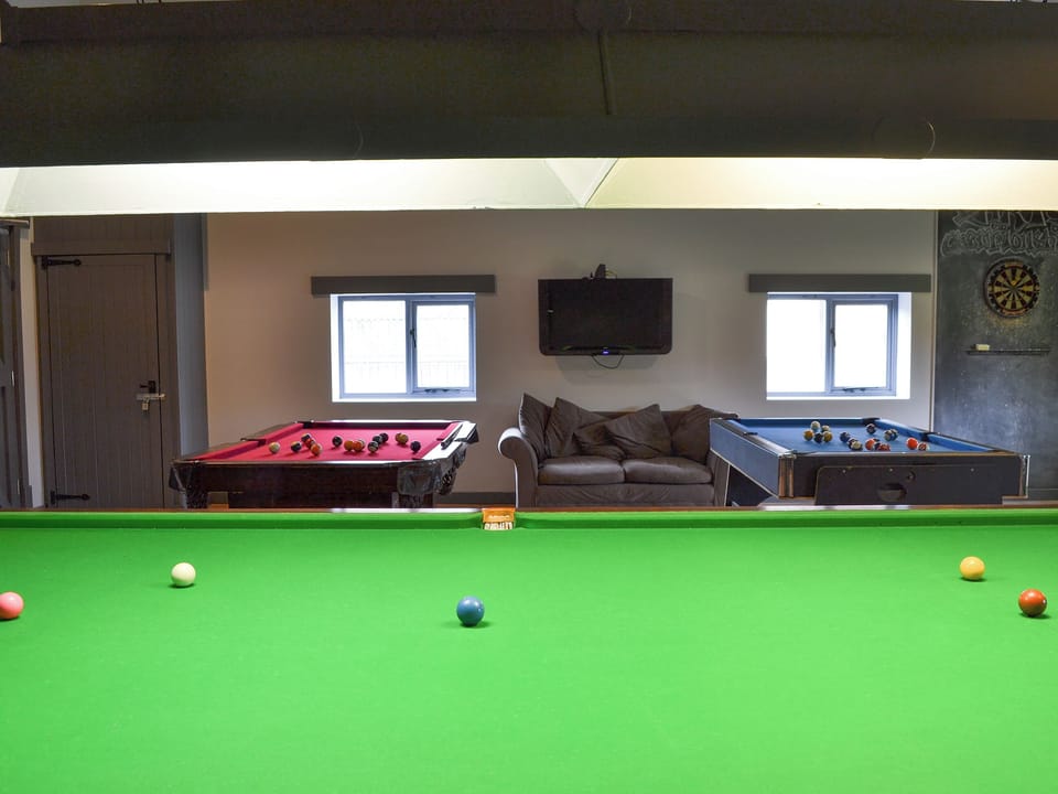 Well-appointed shared games room | Woodlands, Four Bays, Meadow View - Struncheon Hill Farm, Brandesburton, near Bridlington