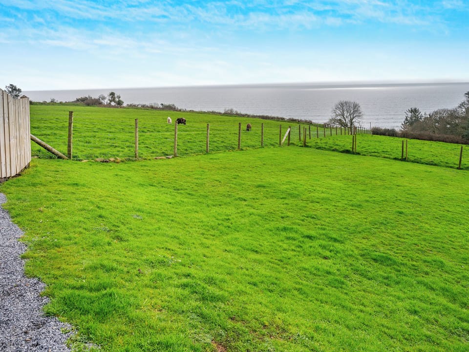 Garden | Granary Cottage - Amroth Cottages, Amroth, near Saundersfoot