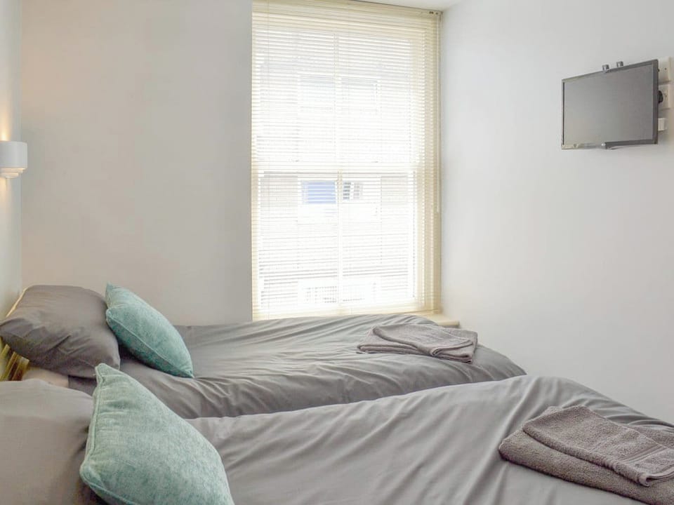 Twin bedroom | Anchor&rsquo;s Away, Filey