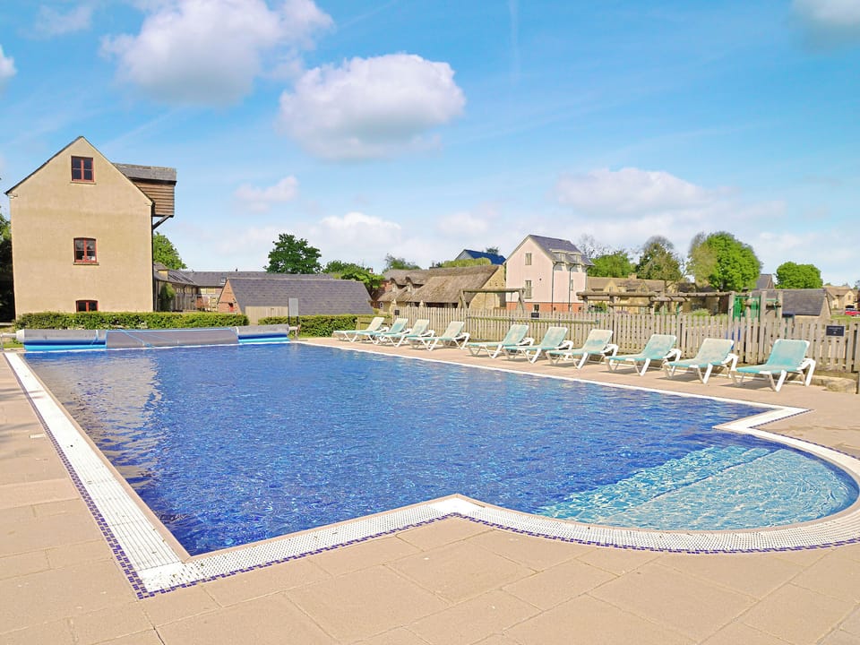 Leisure facilities | Cotswold Water Park