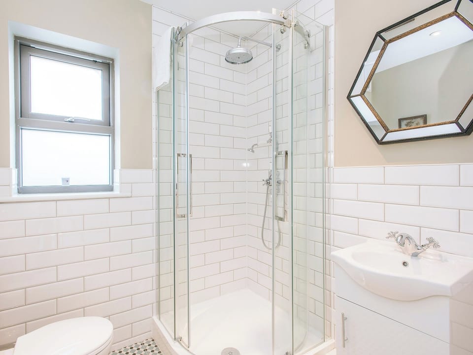 Shower room | Meadowsweet Cottage - Swardeston Cottages, Swardeston, near Mulbarton