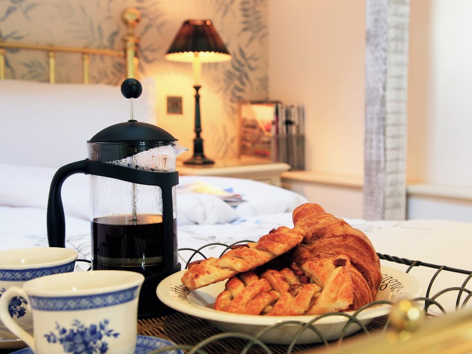 Double bedroom | Alpaca Cottage, Frampton