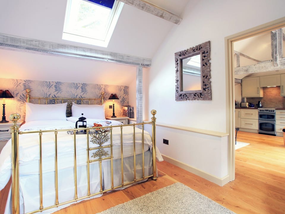 Double bedroom | Alpaca Cottage, Frampton