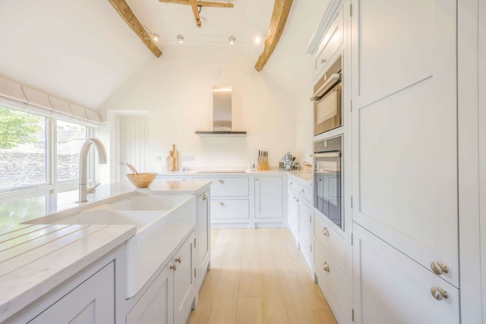 The Byre Kitchen - StayCotswold