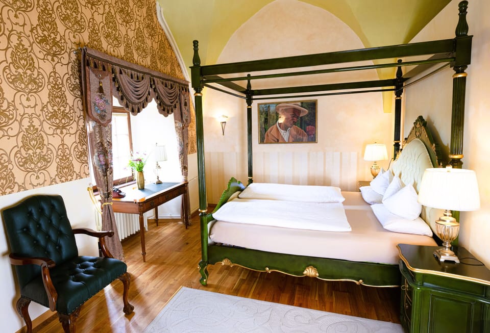 Junior Double Room, Garden View | Individually decorated, WiFi, bed sheets