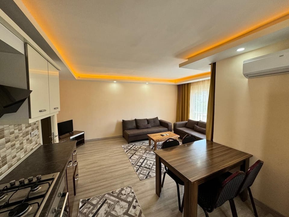Basic Apartment | Private kitchen | Full-size fridge, oven, stovetop, griddle