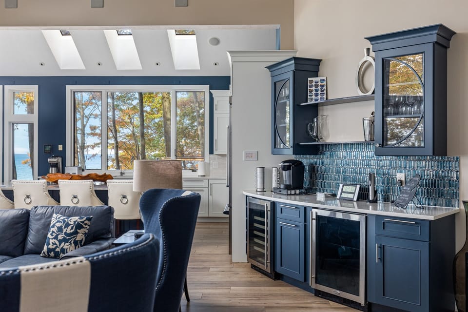 Need a beverage while chilling in the living room? Multiple options are just steps away.