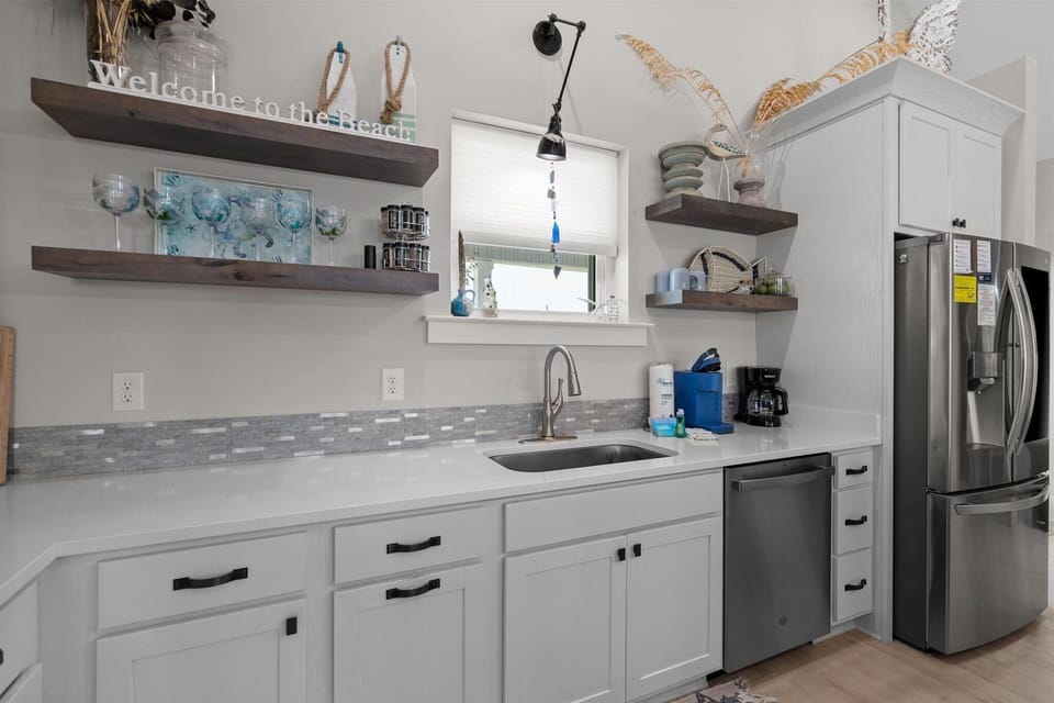Cast Away Kitchen Sink and Dishwasher