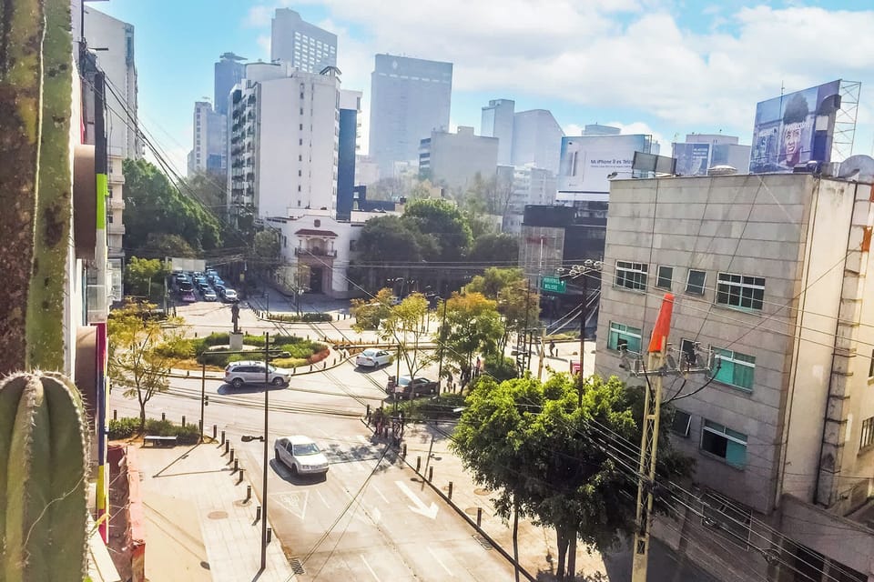 A view from the rooftop to the glorieta ("round about")