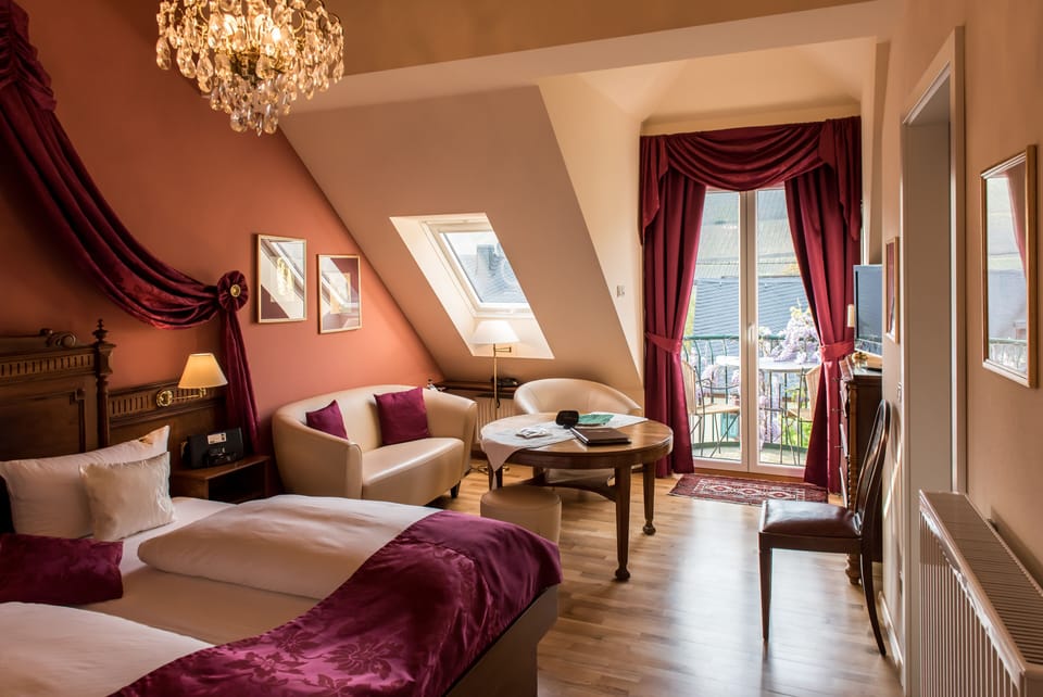 Panoramic Suite | In-room safe, travel crib, free WiFi, bed sheets