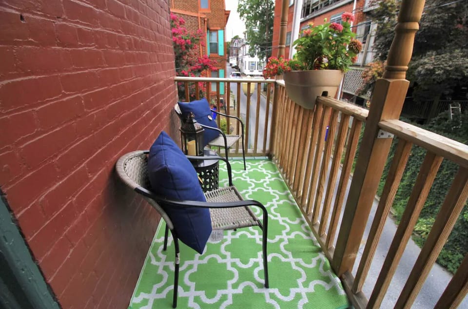 2nd floor balcony