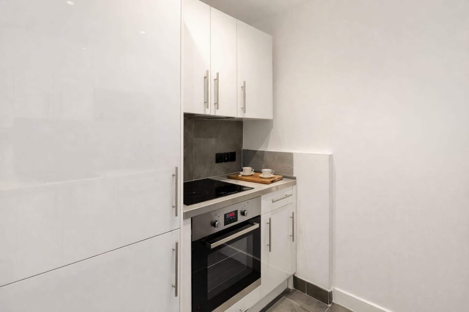 The kitchen is fully equipped: Nespresso machine & pods are provided