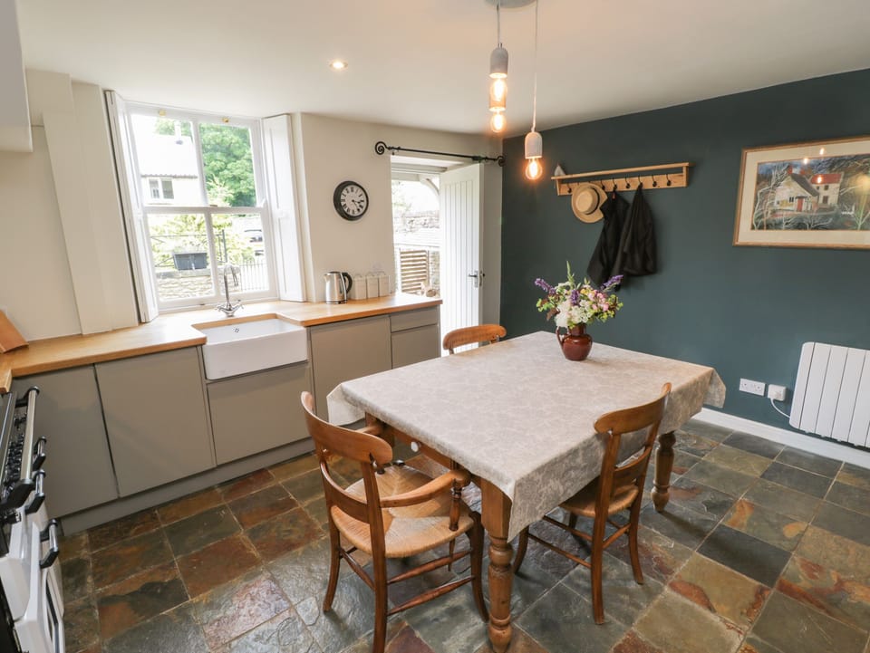 Cottage | Interior