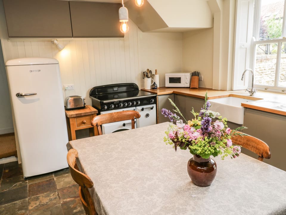 Cottage | Interior